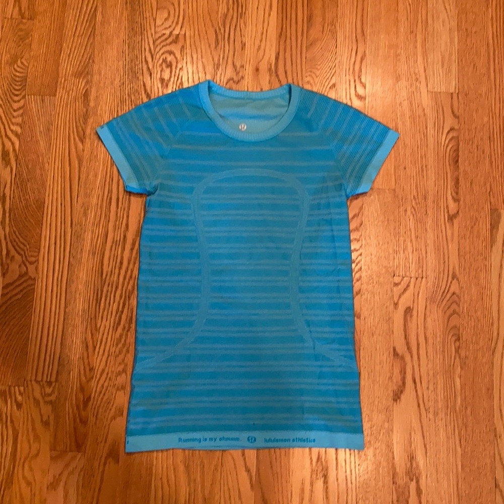 Lululemon Athletica top